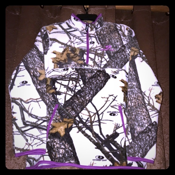 Mossy Oak Tops - NWOT Women’s mossy oak fleece pullover